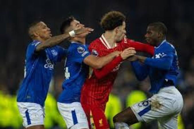 In Everton vs. Liverpool game, coaches, players, and cops trade punch